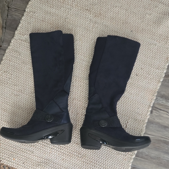 BZEES BLUE BOOTS - Picture 1 of 5